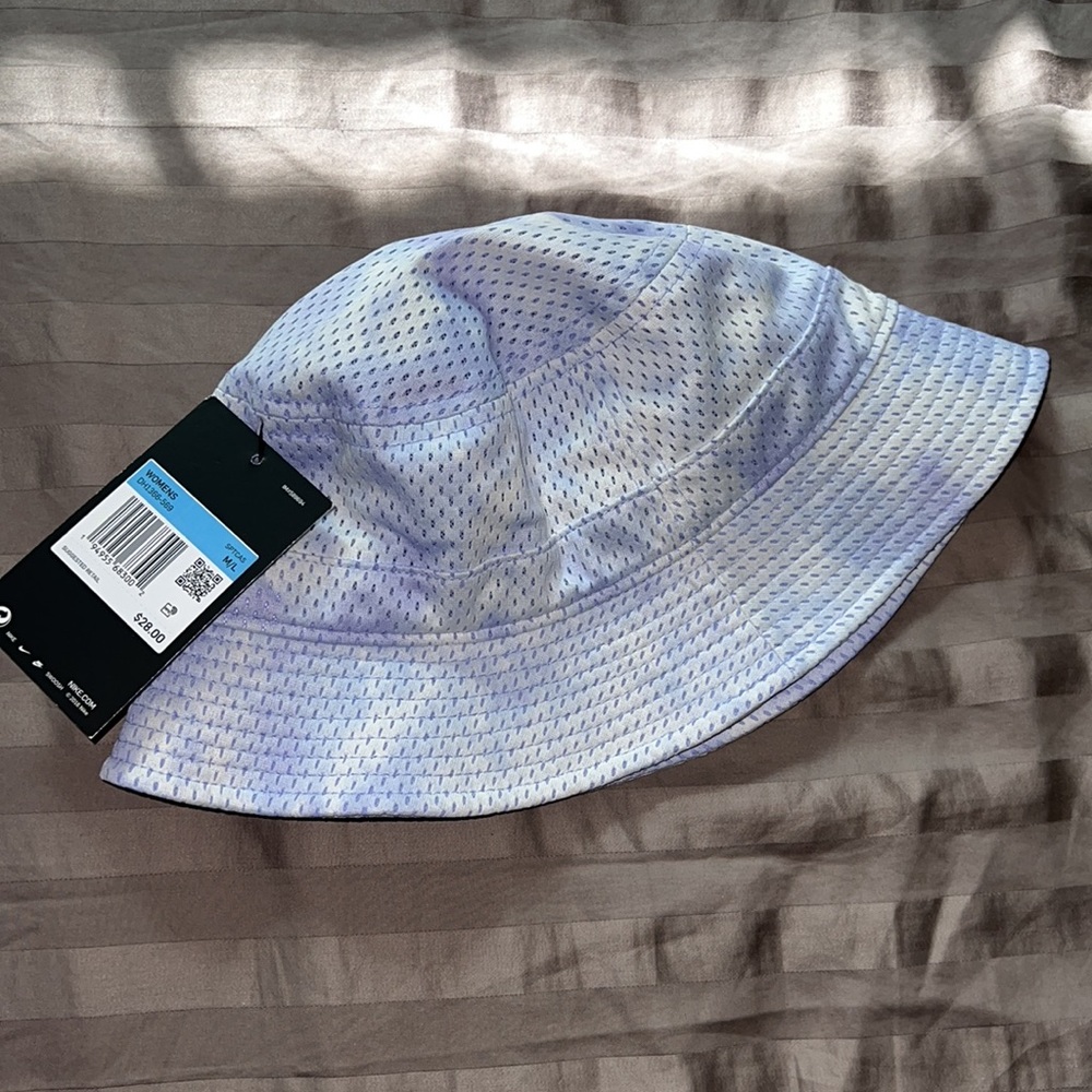 NWT Nike Womens Bucket Hat